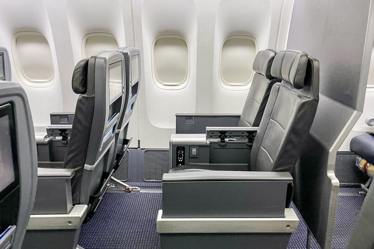 Unveiling the Benefits of American Airlines Premium Economy A Comprehensive Guide CJDfintech